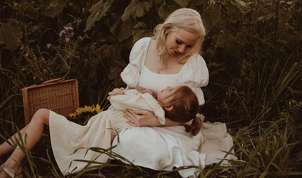 motherhood shoot