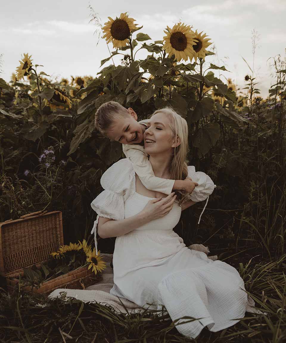 motherhood shoot