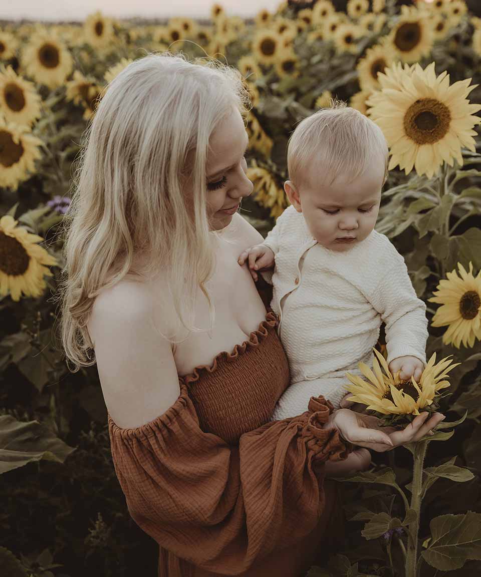 motherhood shoot