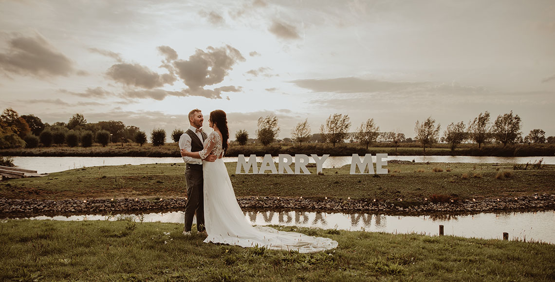 bruidsfotograaf in Zeeland fluistert liefde in elk moment