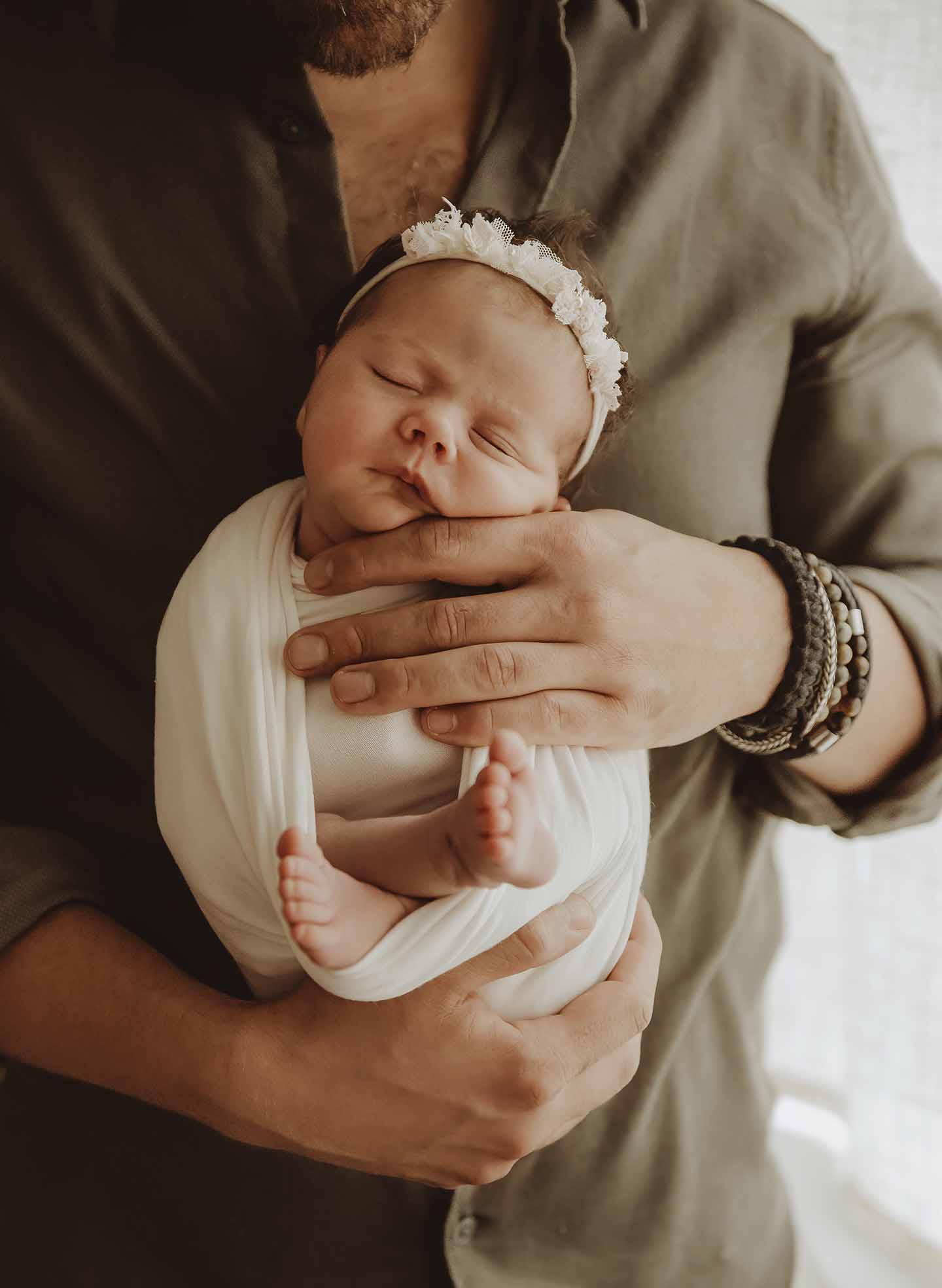 newborn geposeerd fotograaf newbornshoot terneuzen zeeland belgie