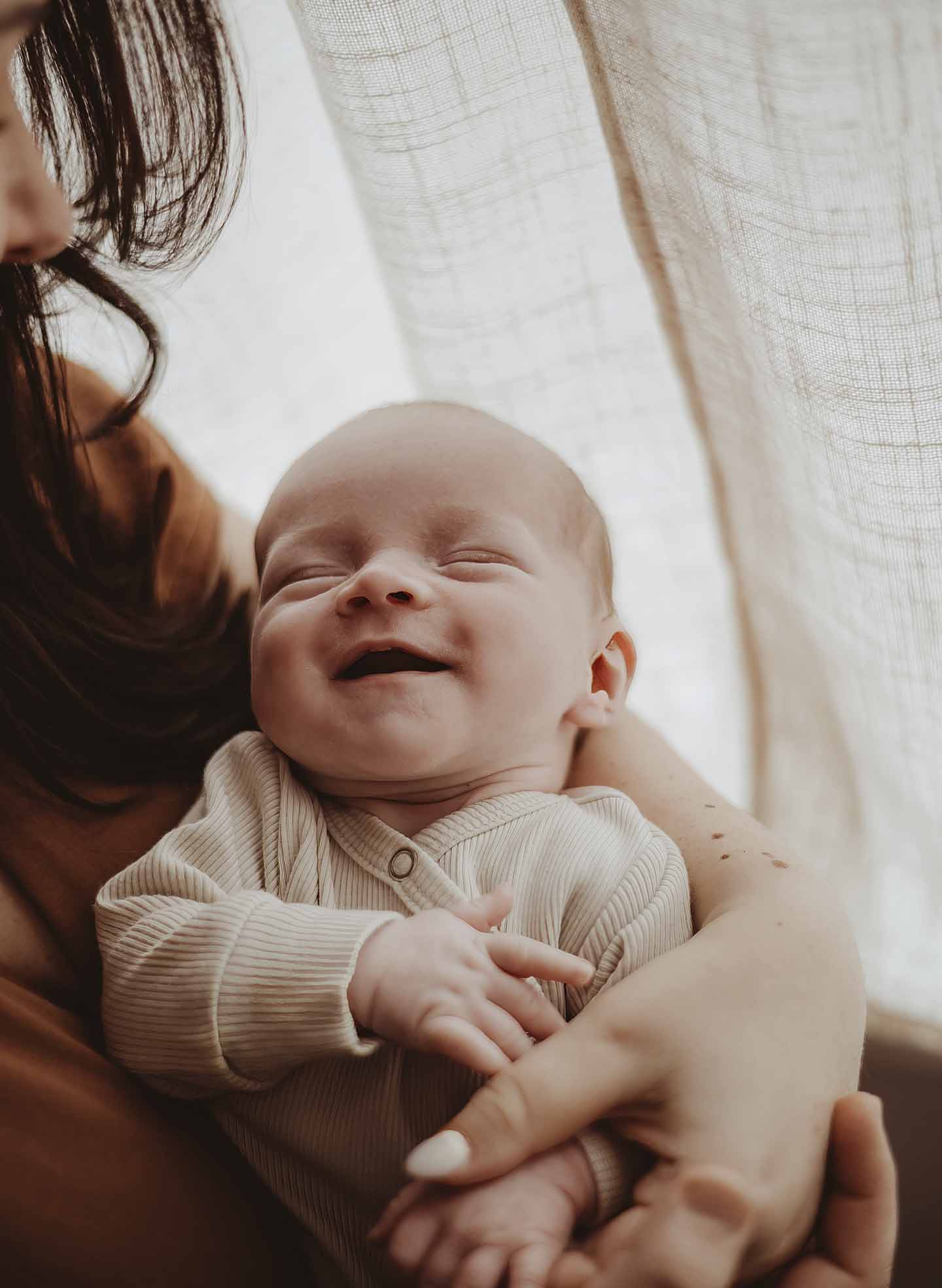 newborn lifestyle fotograaf newbornshoot terneuzen zeeland belgie