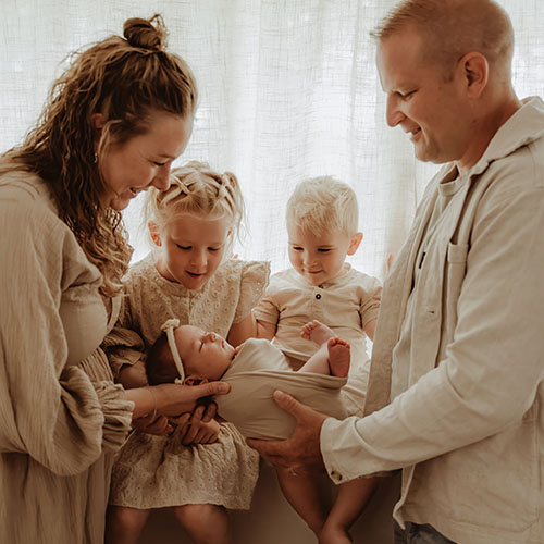 newbornfotograaf terneuzen newbornshoot zeeland zeeuws-vlaanderen