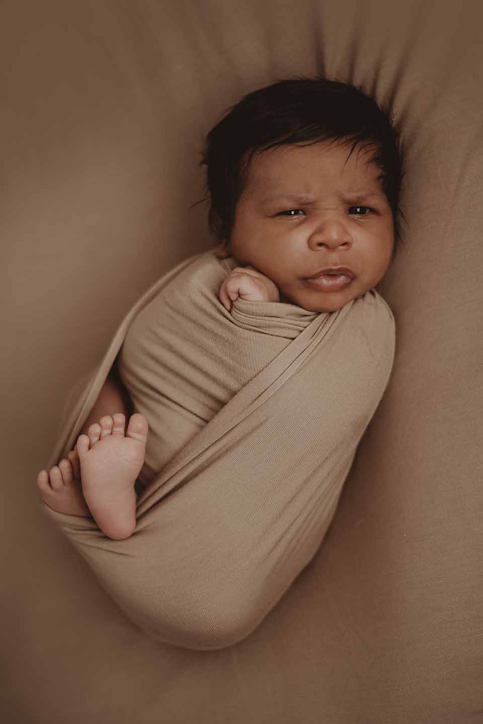 newborn geposeerd fotograaf newbornshoot terneuzen zeeland belgie