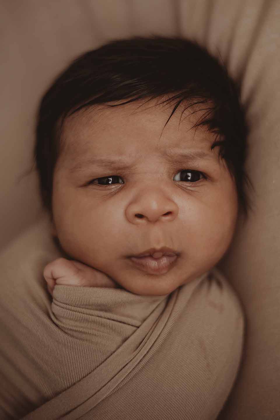 newborn geposeerd fotograaf newbornshoot terneuzen zeeland belgie