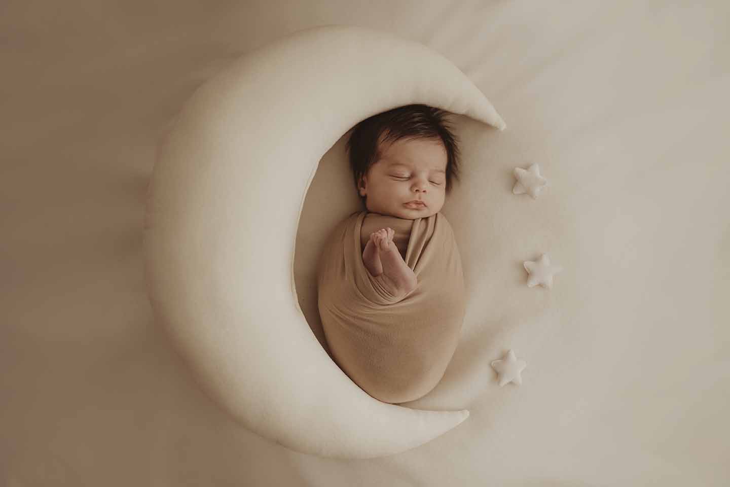 newborn lifestyle fotograaf newbornshoot terneuzen zeeland belgie