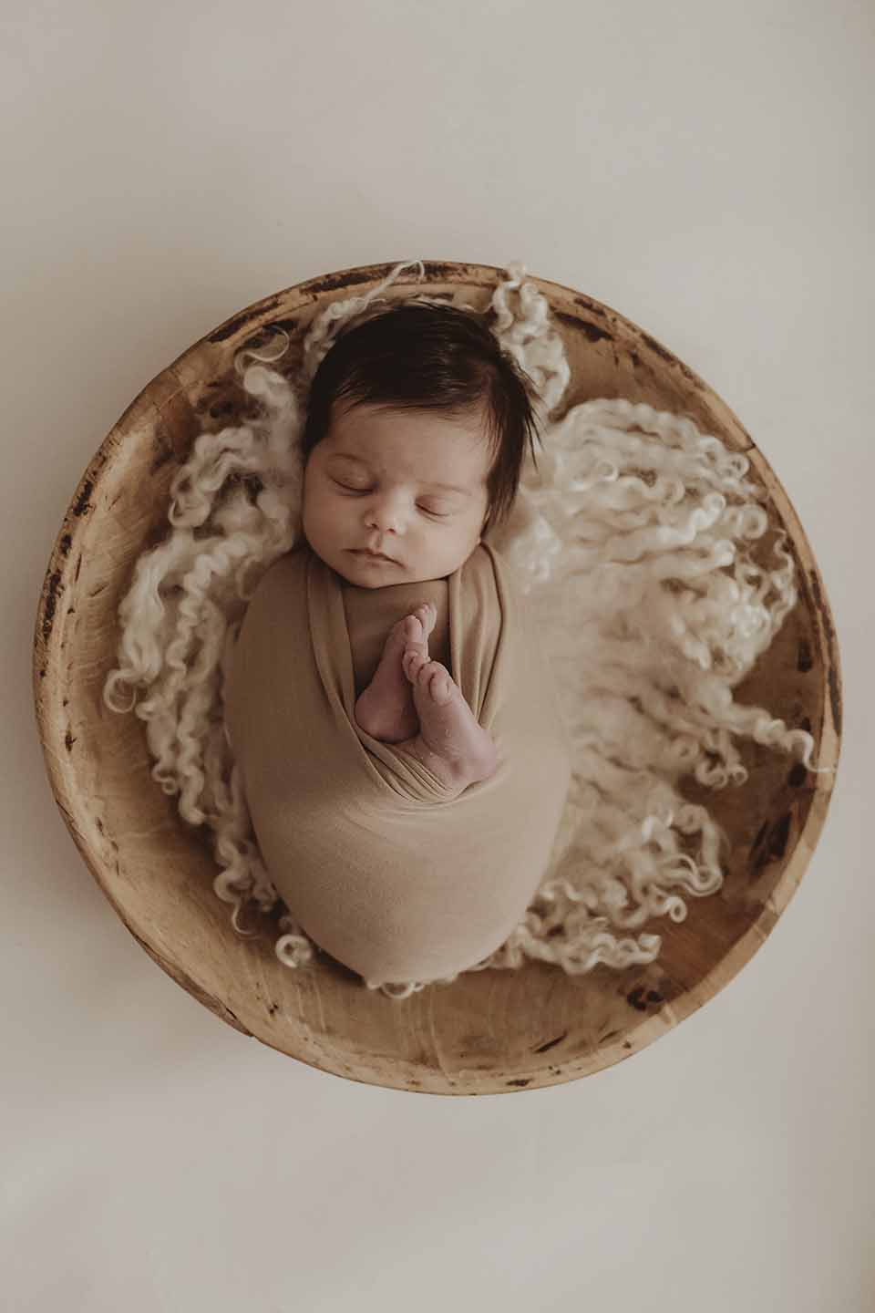 newborn lifestyle fotograaf newbornshoot terneuzen zeeland belgie