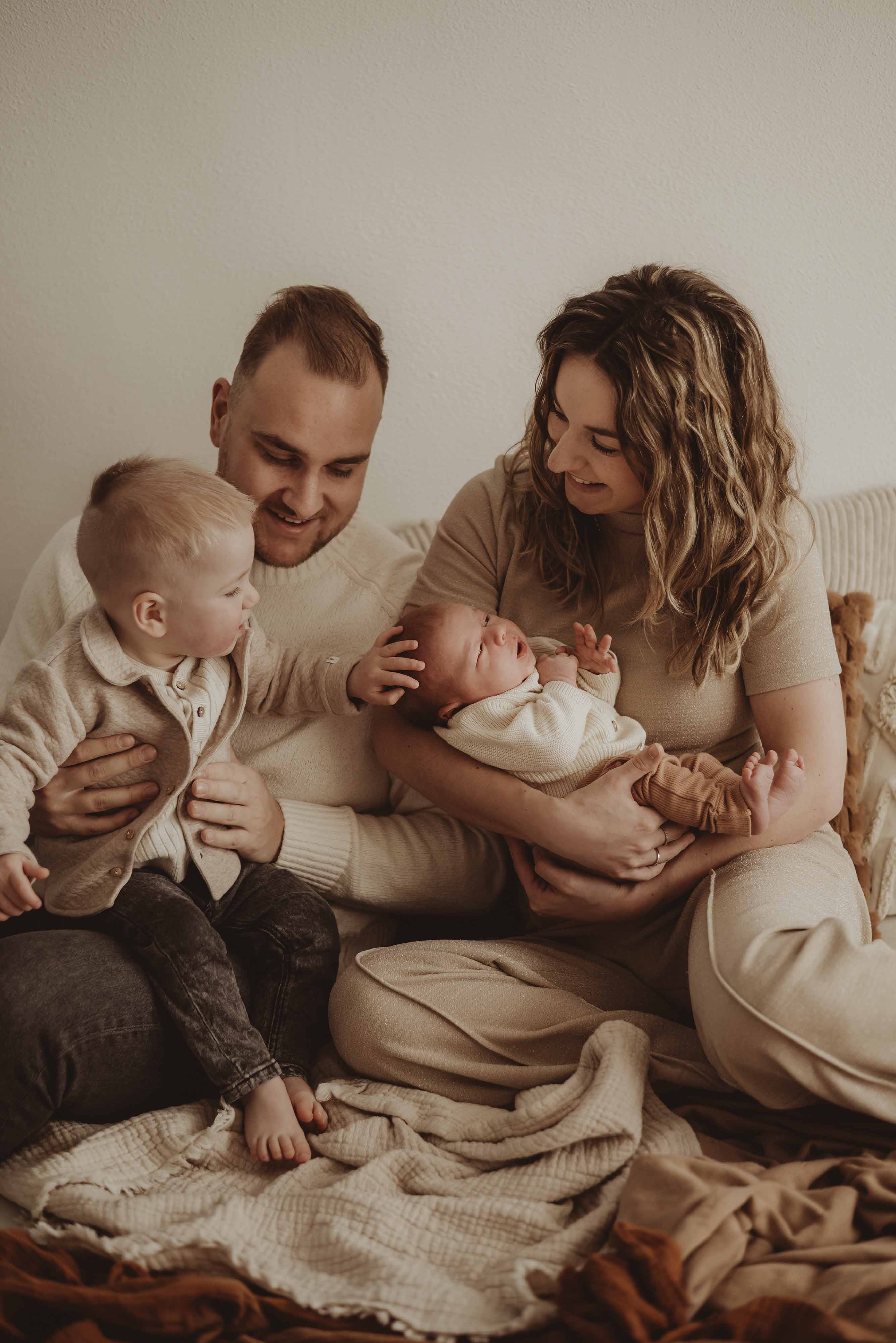 newborn lifestyleshoot nederland belgie terneuzen zeeland zeeuws-vlaanderen