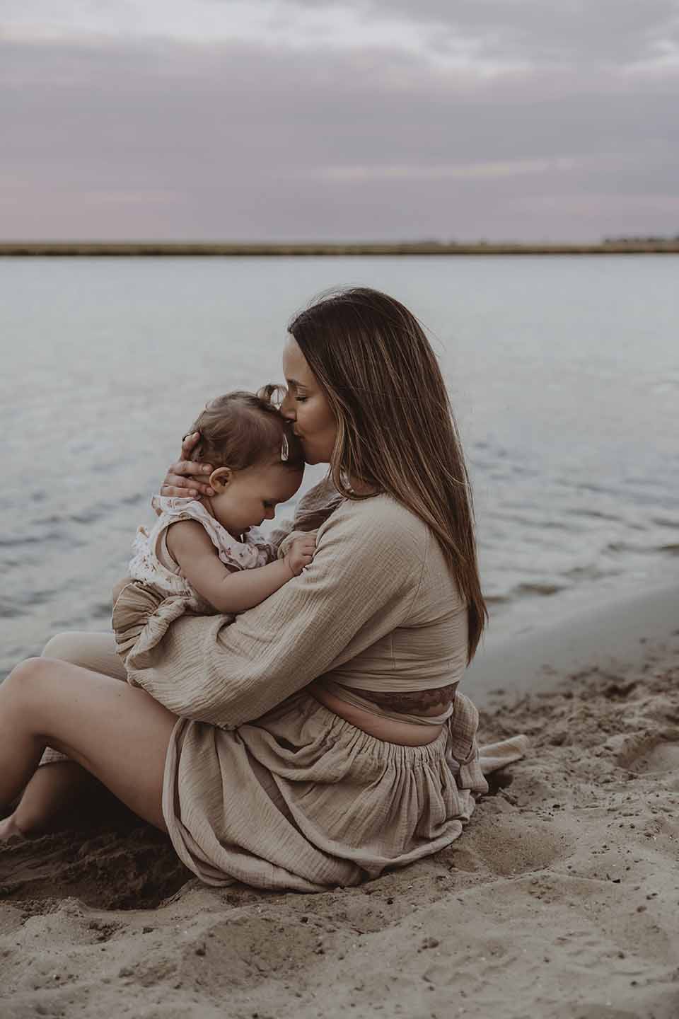 zwangerschap zwangerschapsshoot terneuzen zwangerschapsfotograaf terneuzen zeeland zeeuws-vlaanderen